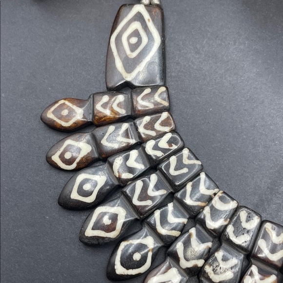Bone dyed pictographs necklace vintage C37 - Picture 4 of 8